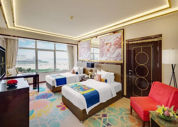 Nagaworld Hotel & Entertainment Complex