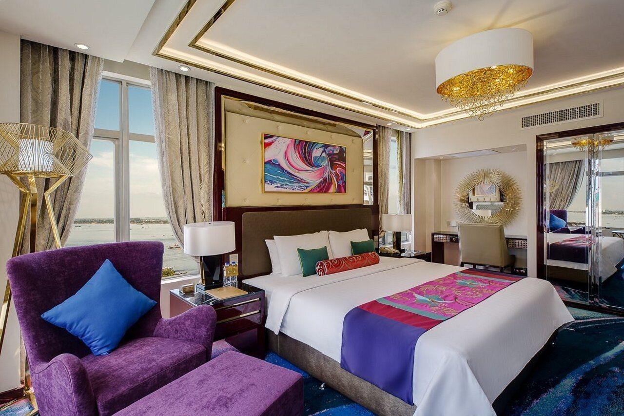 Hotel Nagaworld & Entertainment Complex