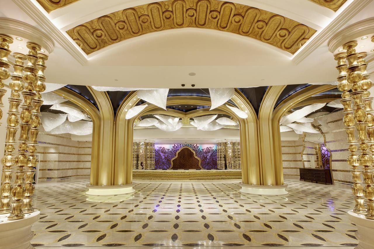 Nagaworld & Entertainment Complex Hotel 5*